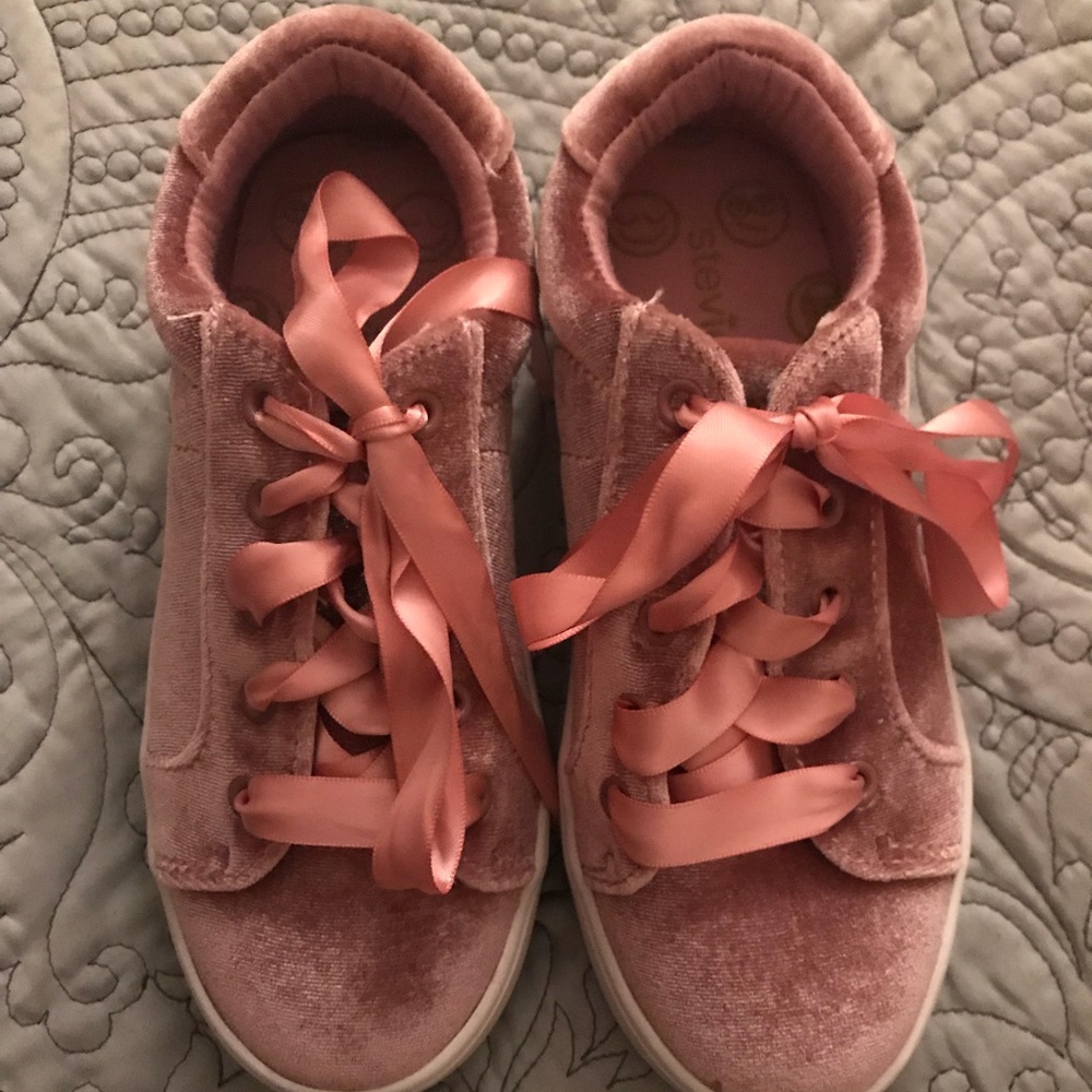 Stevie’s Girls Sneakers